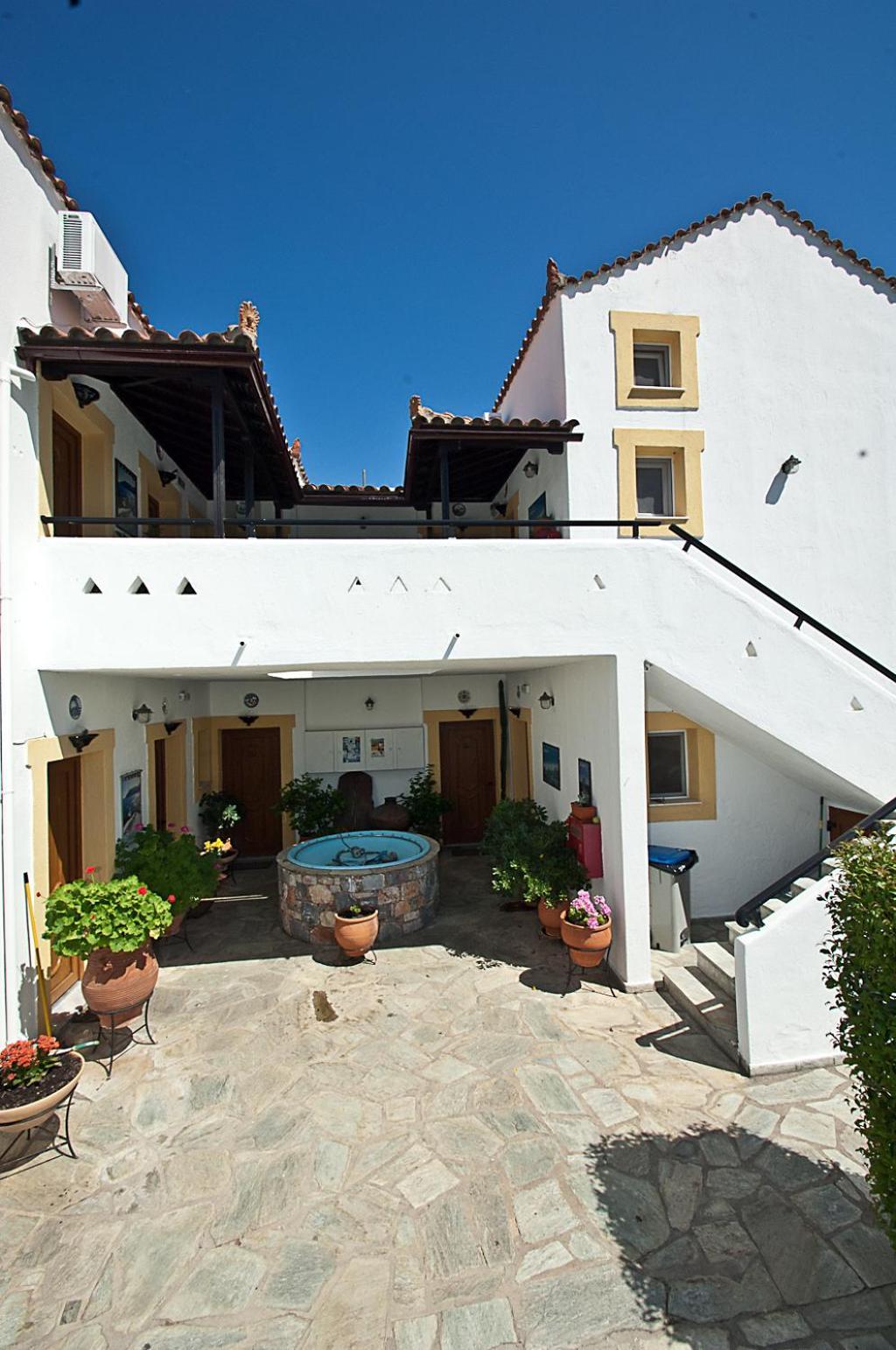 Pegasus Apartments Stafylos Bagian luar foto