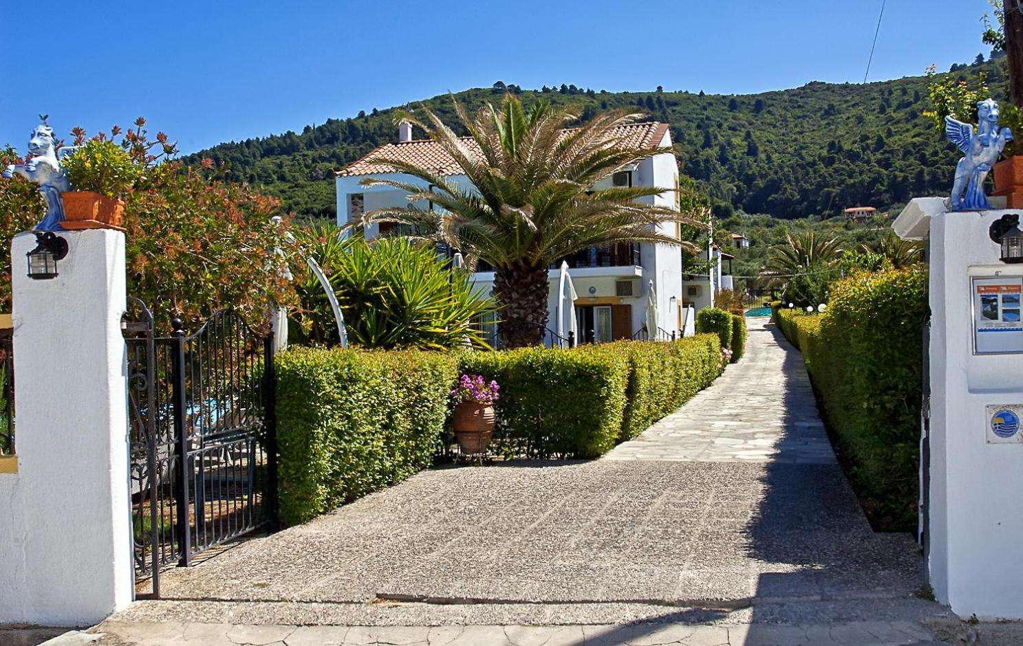 Pegasus Apartments Stafylos Bagian luar foto