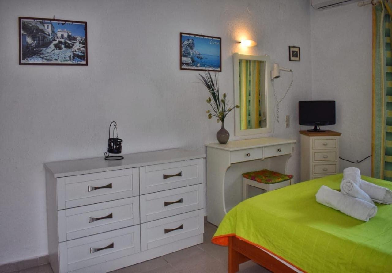 Pegasus Apartments Stafylos Bagian luar foto