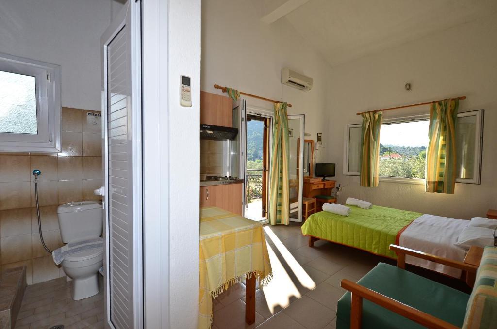 Pegasus Apartments Stafylos Bagian luar foto